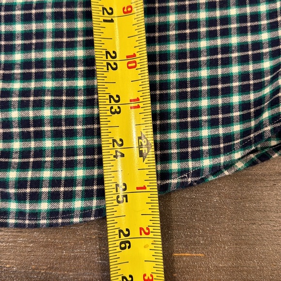 Vineyard Vines Boys Flannel Whale Button
Down Shirt Size M 12/14 Blue Green EUC - Picture 11 of 12